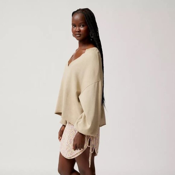 Out From Under Pullover Notch Neck Sweatshirt sz Small - Picture 7 of 10